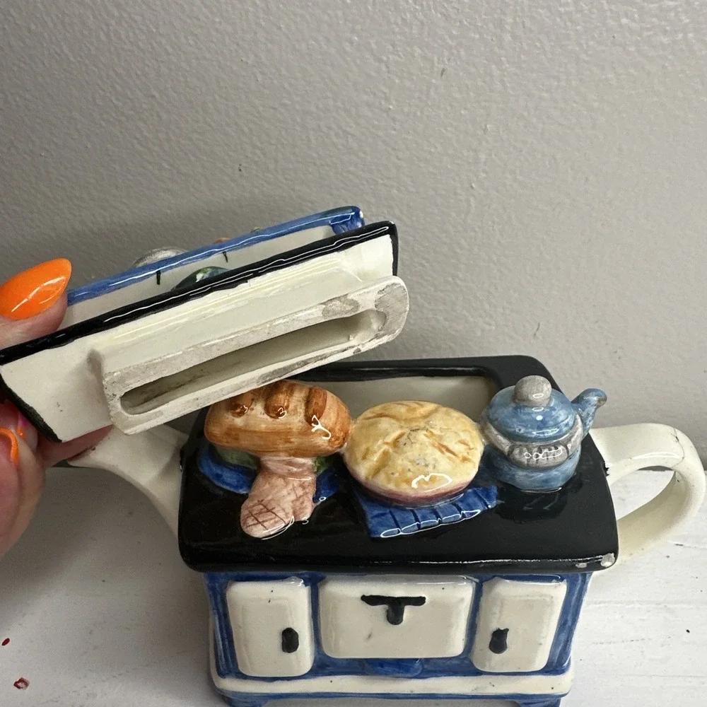 Vintage Wood burning stove  Teapot Decorative Ceramic Collectible Tea lover - Picture 3 of 11